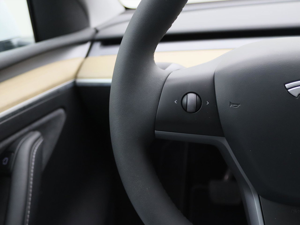 Tesla Model Y Standard RWD Plus 299pk 93.8% SoH [ AMD RYZEN+AUTOPILOT+19 INCH+PREMIUM AUDIO ] 26