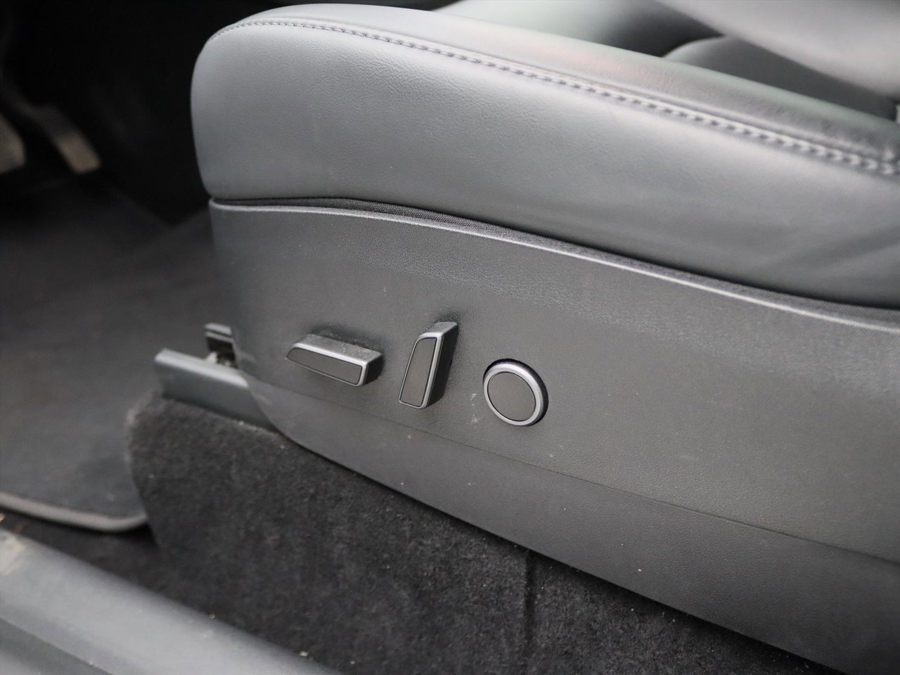 Tesla Model Y Long Range AWD 75kWh 351pk 89.7% SoH [ AUTOPILOT+19 INCH+PREMIUM AUDIO ] 17