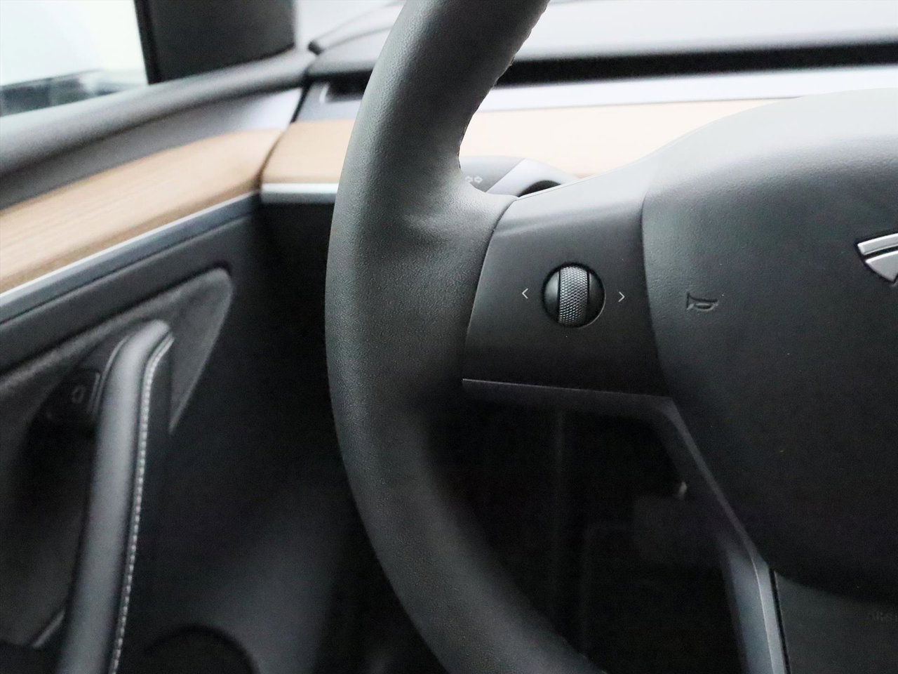 Tesla Model Y Long Range AWD 75kWh 351pk 92.2% SoH [ AMD RYZEN+AUTOPILOT+19 INCH+PREMIUM AUDIO ] 27