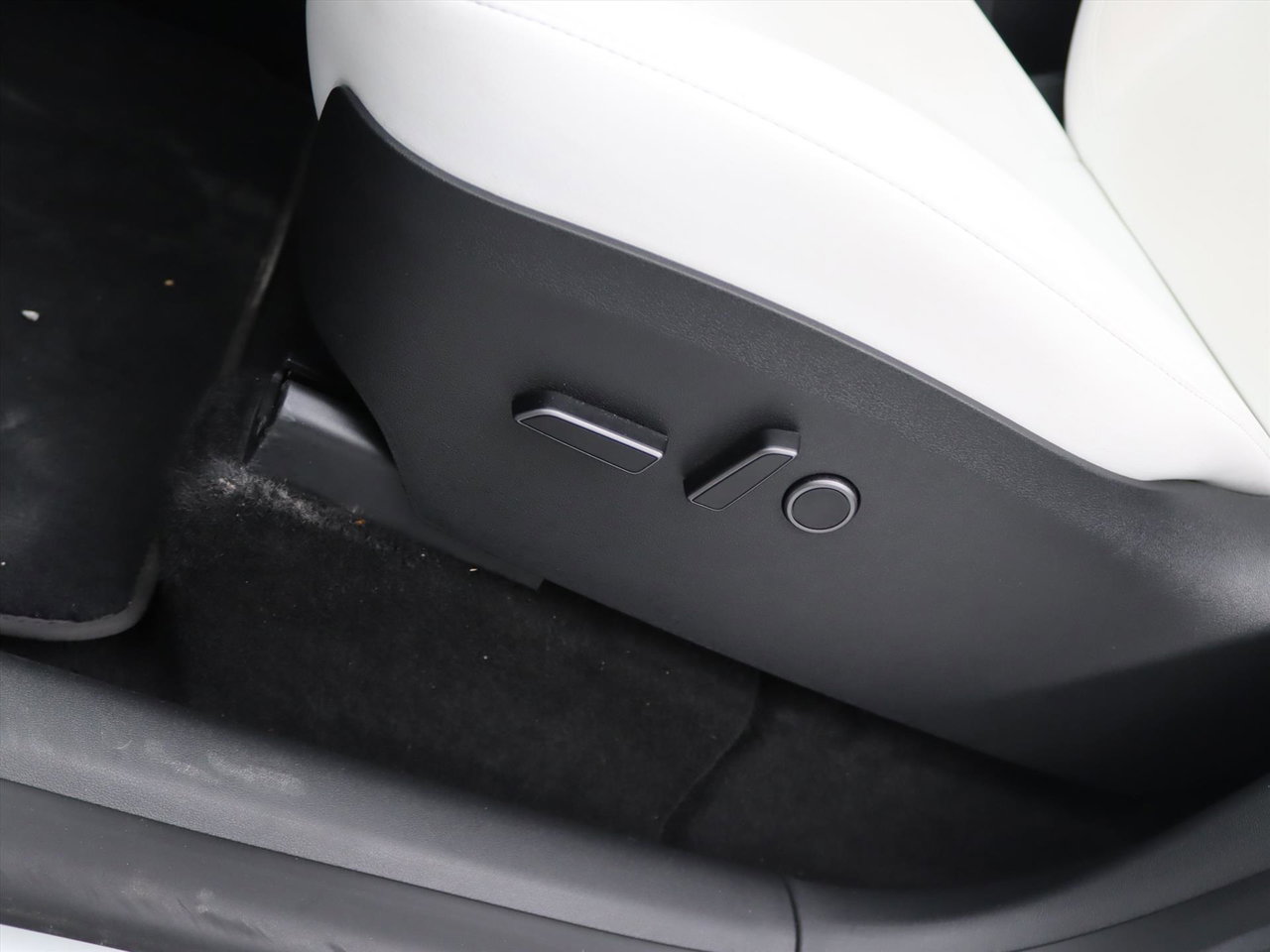 Tesla Model Y Long Range AWD 75kWh 351pk 94.5% SoH [ WIT LEDER+AMD RYZEN+AUTOPILOT+19 INCH+PREMIUM AUDIO ] 20