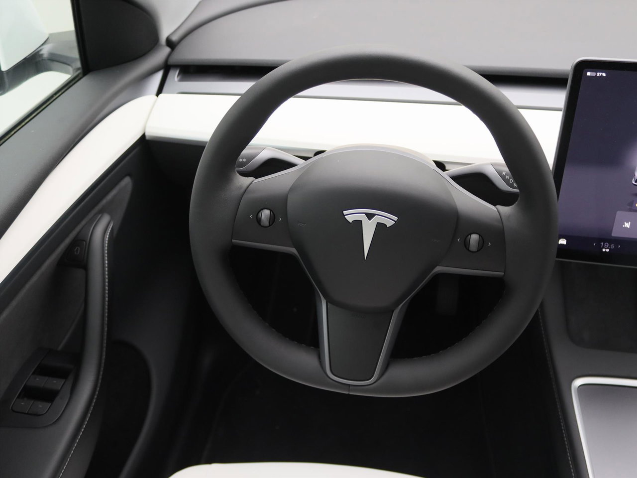 Tesla Model Y Long Range AWD 75kWh 351pk 94.5% SoH [ WIT LEDER+AMD RYZEN+AUTOPILOT+19 INCH+PREMIUM AUDIO ] 21