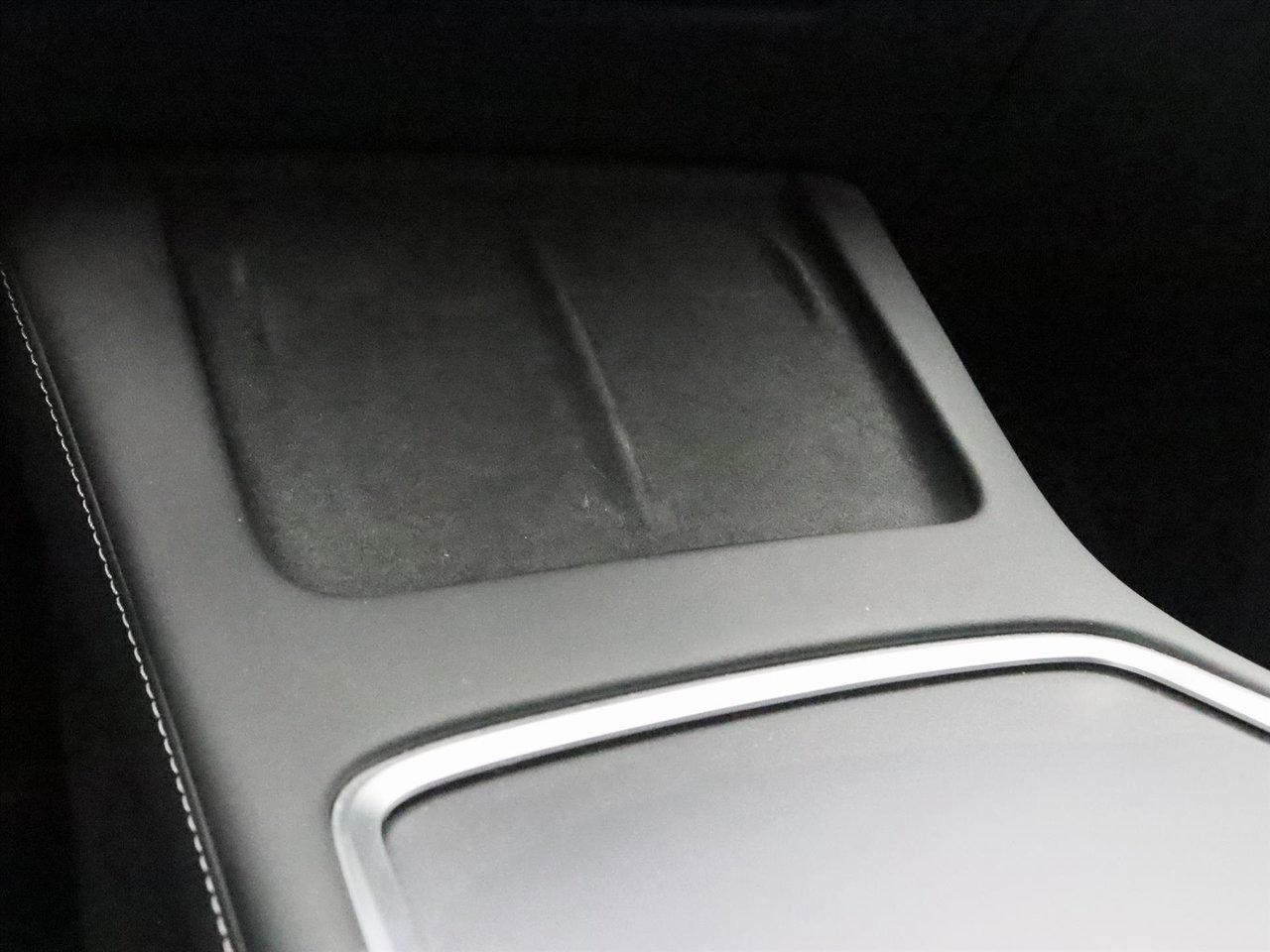 Tesla Model Y Long Range AWD 75kWh 351pk AMD RYZEN 92,5% SoH [ AUTOPILOT+19 INCH+PREMIUM AUDIO ] 26