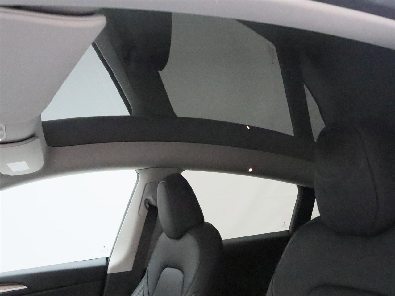 Tesla Model Y Long Range AWD 75kWh 351pk AMD RYZEN 92,5% SoH [ AUTOPILOT+19 INCH+PREMIUM AUDIO ] 29
