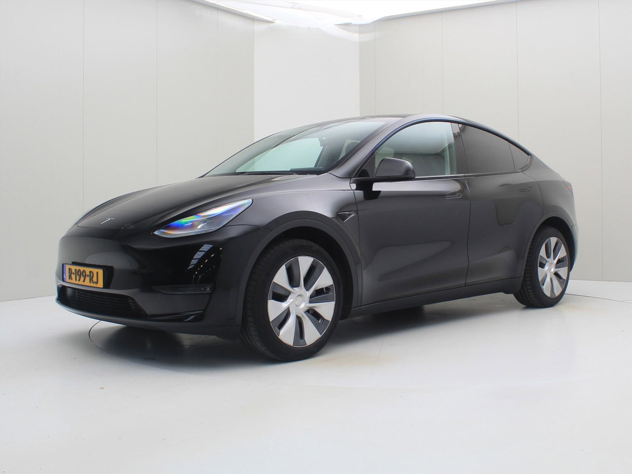 Tesla Model Y Long Range AWD 75kWh 351pk AMD RYZEN 92,5% SoH [ AUTOPILOT+19 INCH+PREMIUM AUDIO ]