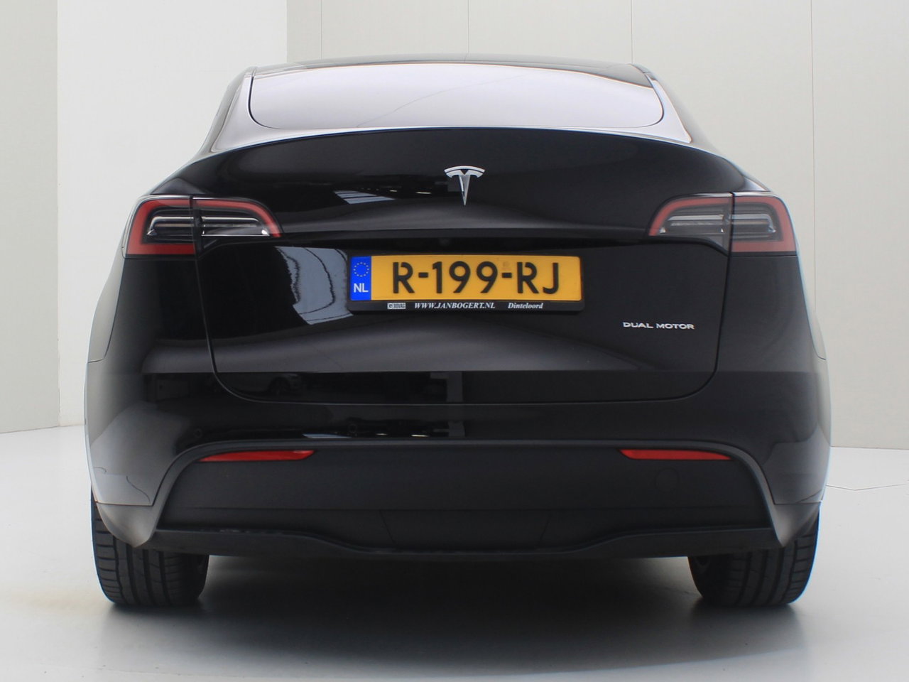 Tesla Model Y Long Range AWD 75kWh 351pk AMD RYZEN 92,5% SoH [ AUTOPILOT+19 INCH+PREMIUM AUDIO ] 7