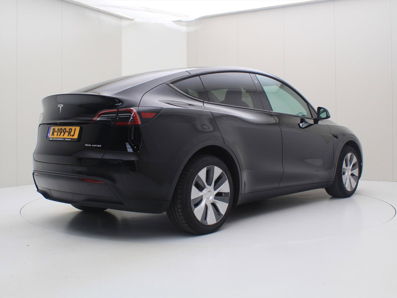 Tesla Model Y Long Range AWD 75kWh 351pk AMD RYZEN 92,5% SoH [ AUTOPILOT+19 INCH+PREMIUM AUDIO ] 3