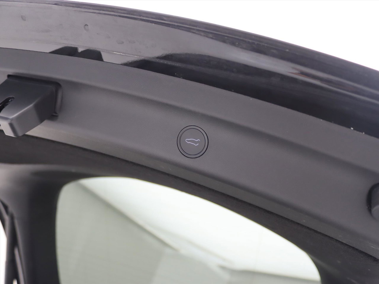 Tesla Model Y Long Range AWD 75kWh 351pk [ AMD RYZEN+ENHANCED AUTOPILOT+19 INCH+PREMIUM AUDIO ] 24