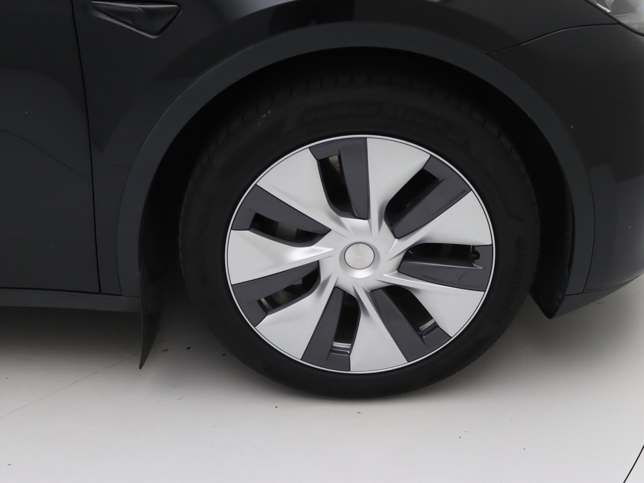Tesla Model Y Long Range AWD 75kWh 351pk [ AMD RYZEN+ENHANCED AUTOPILOT+19 INCH+PREMIUM AUDIO ] 9
