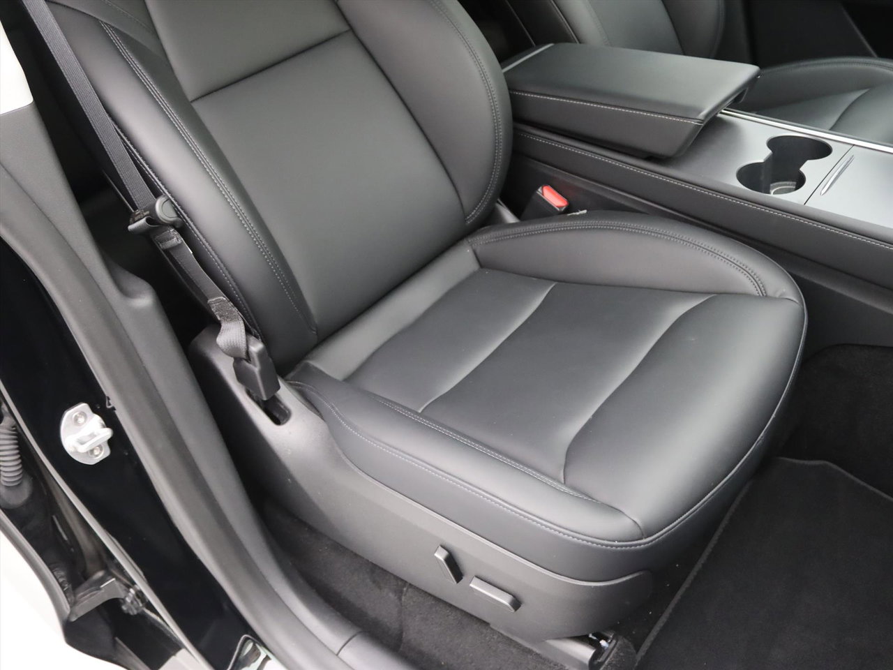 Tesla Model Y Long Range AWD 75kWh 351pk [ AMD RYZEN+ENHANCED AUTOPILOT+19 INCH+PREMIUM AUDIO ] 14