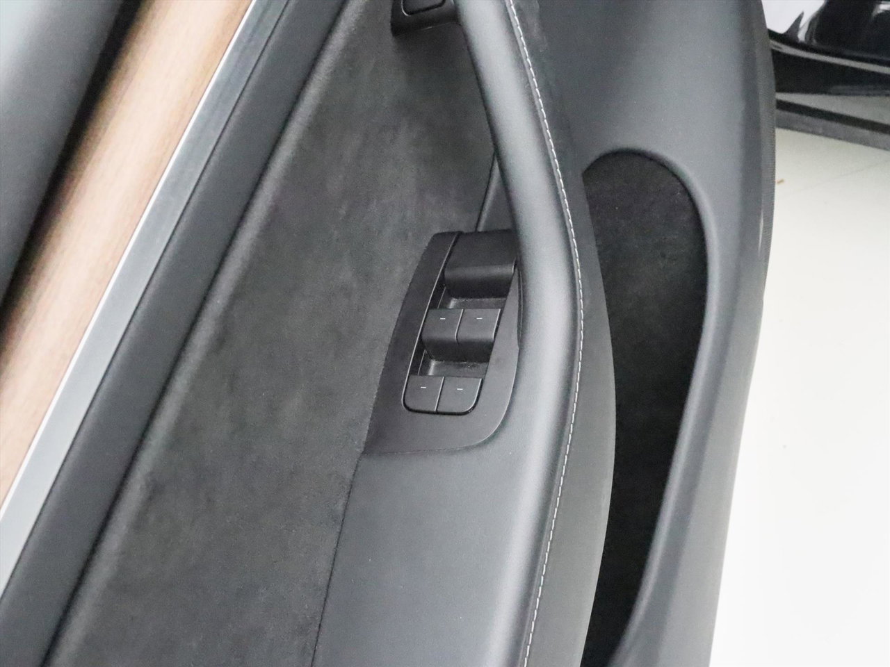 Tesla Model Y Long Range AWD 75kWh 351pk 93.3% SoH [ TREKHAAK+AMD RYZEN+ENHANCED AUTOPILOT+19 INCH+PREMIUM AUDIO ] 24