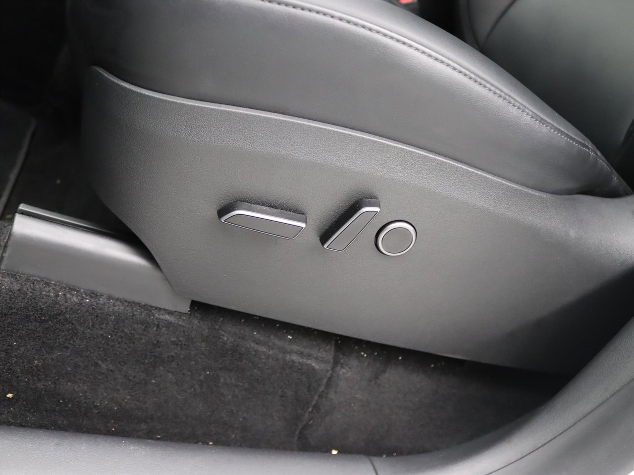 Tesla Model Y Long Range AWD 75kWh 351pk 92.8% SoH [ TREKHAAK+AMD RYZEN+AUTOPILOT+19 INCH+PREMIUM AUDIO ] 24