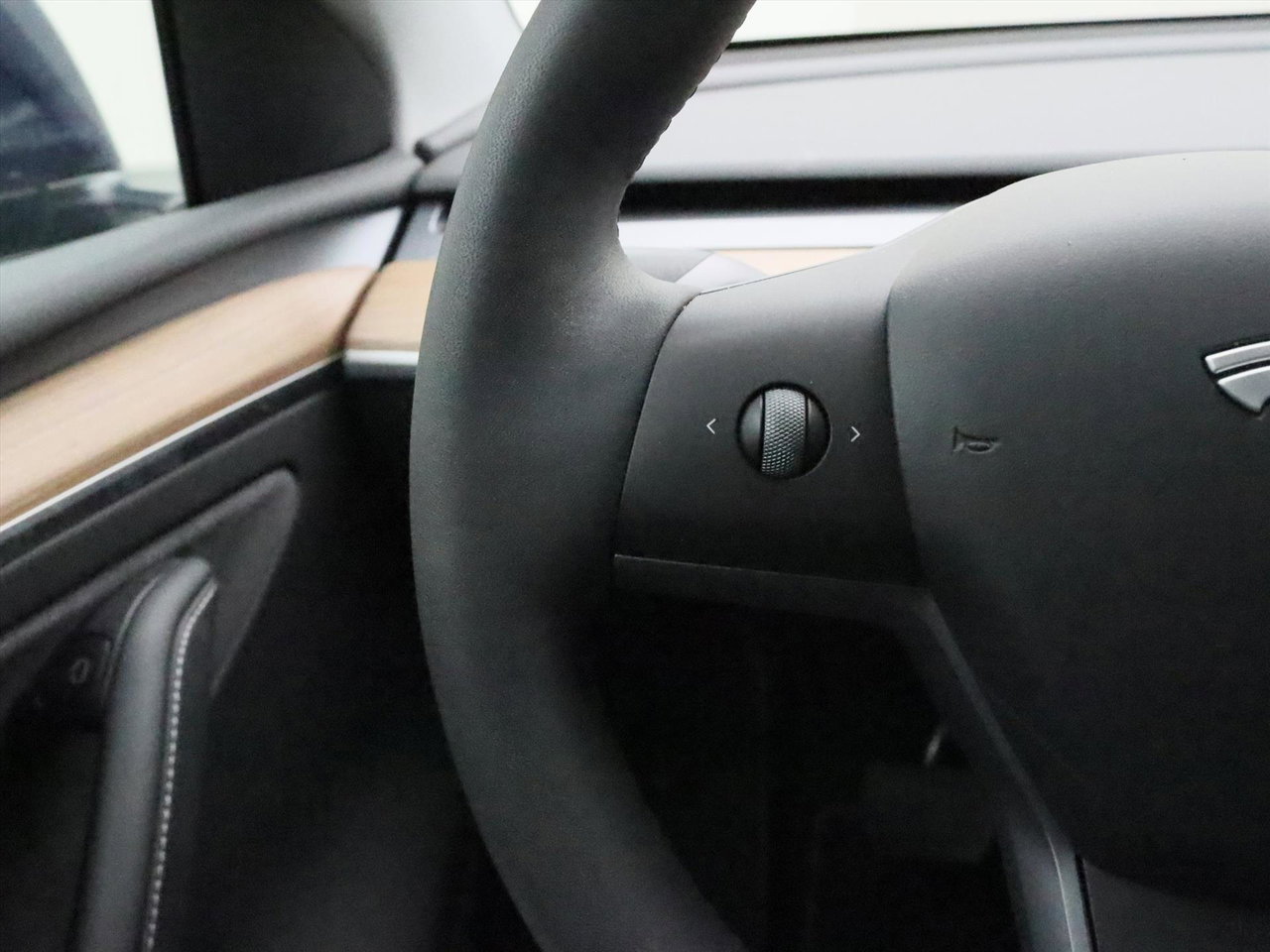 Tesla Model Y Long Range AWD 75kWh 351pk 93.6% SoH [ TREKHAAK+AMD RYZEN+AUTOPILOT+19 INCH+PREMIUM AUDIO ] 19