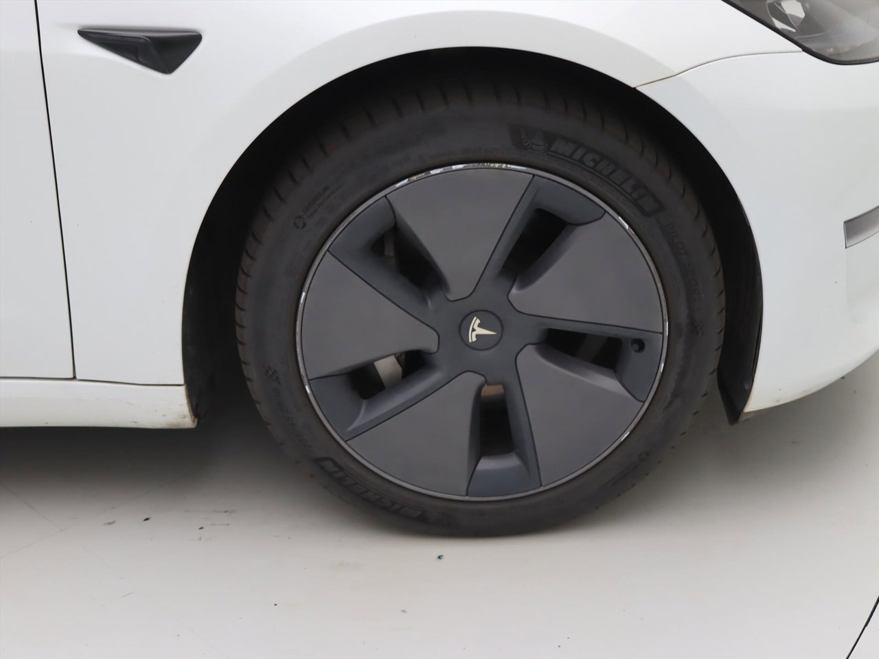 Tesla Model 3 Long-Range RWD 299pk [ AMD RYZEN+WARMTEPOMP+AUTOPILOT+LEDER+CAMERA+CLIMAAT+PDC+NAVIGATIE ] 10