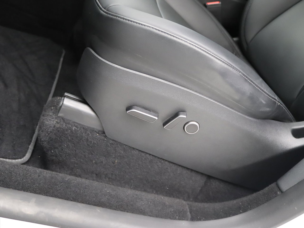 Tesla Model Y Standard RWD Plus 299pk 95.8% SoH [ AMD RYZEN+LFP+AUTOPILOT+19 INCH+PREMIUM AUDIO ] 25