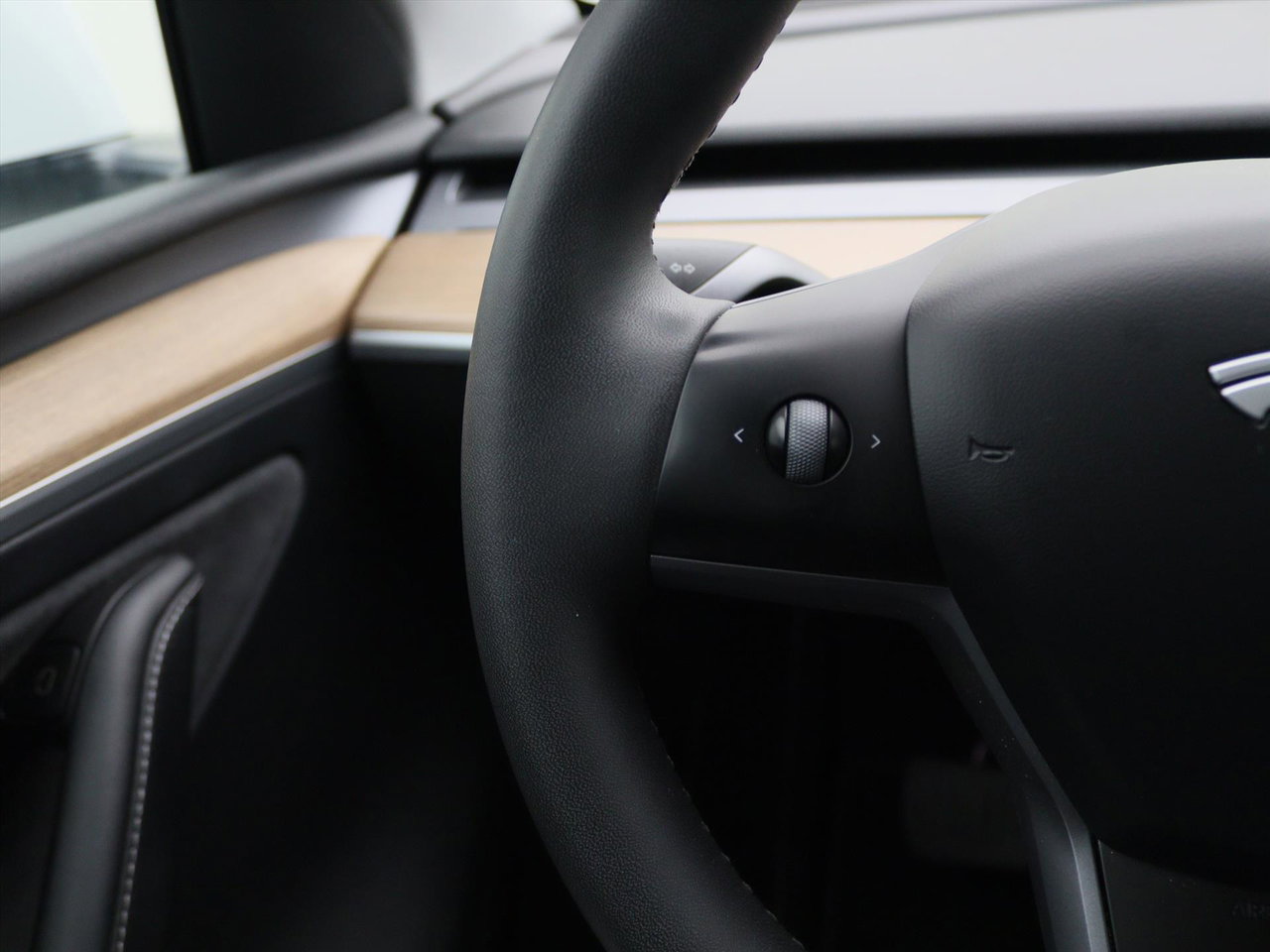 Tesla Model Y Standard RWD Plus 299pk 95.8% SoH [ AMD RYZEN+LFP+AUTOPILOT+19 INCH+PREMIUM AUDIO ] 28