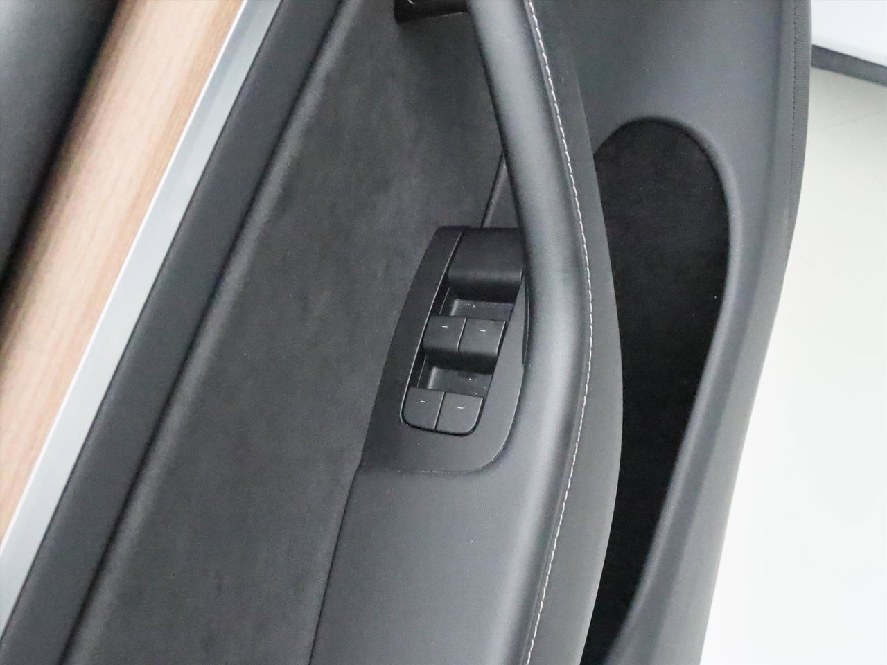 Tesla Model Y Long Range AWD 75kWh 351pk 91.8% SoH [ TREKHAAK+AMD RYZEN+AUTOPILOT+19 INCH+PREMIUM AUDIO ] 21