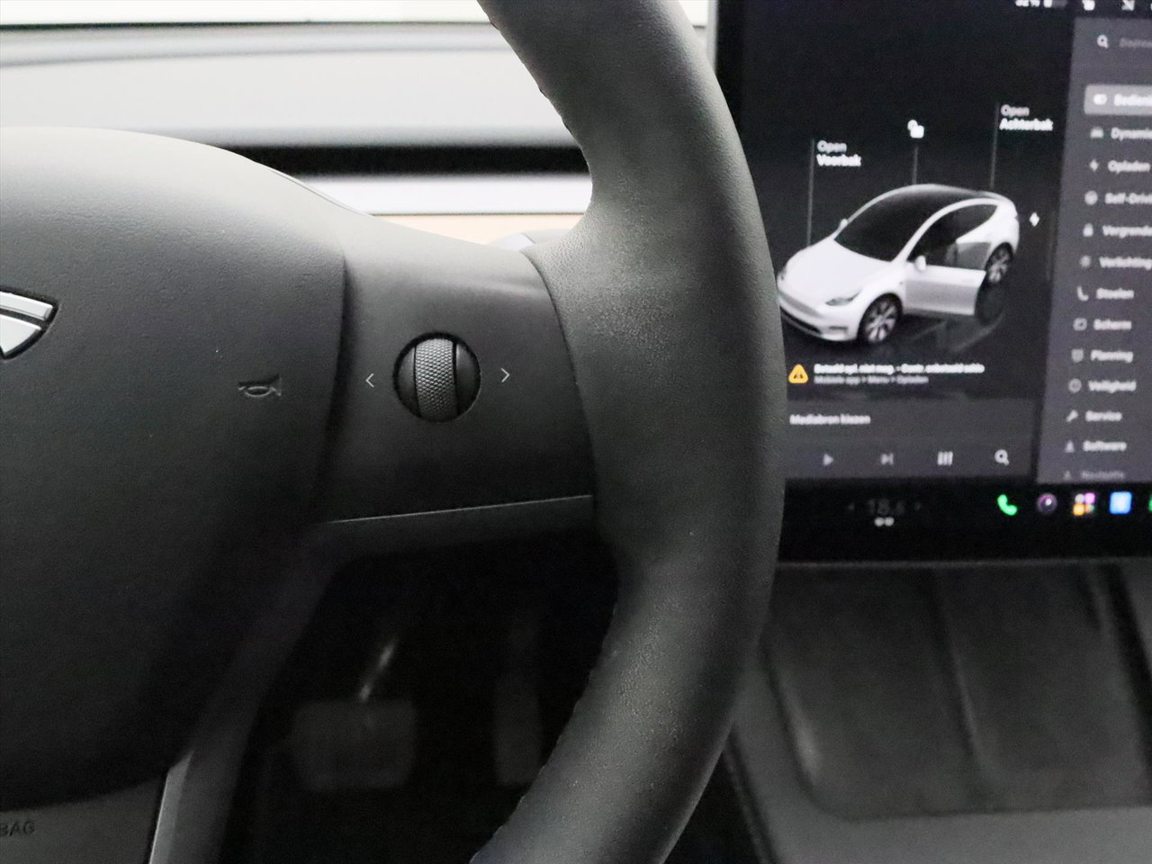 Tesla Model Y Long Range AWD 75kWh 351pk 91.8% SoH [ TREKHAAK+AMD RYZEN+AUTOPILOT+19 INCH+PREMIUM AUDIO ] 26