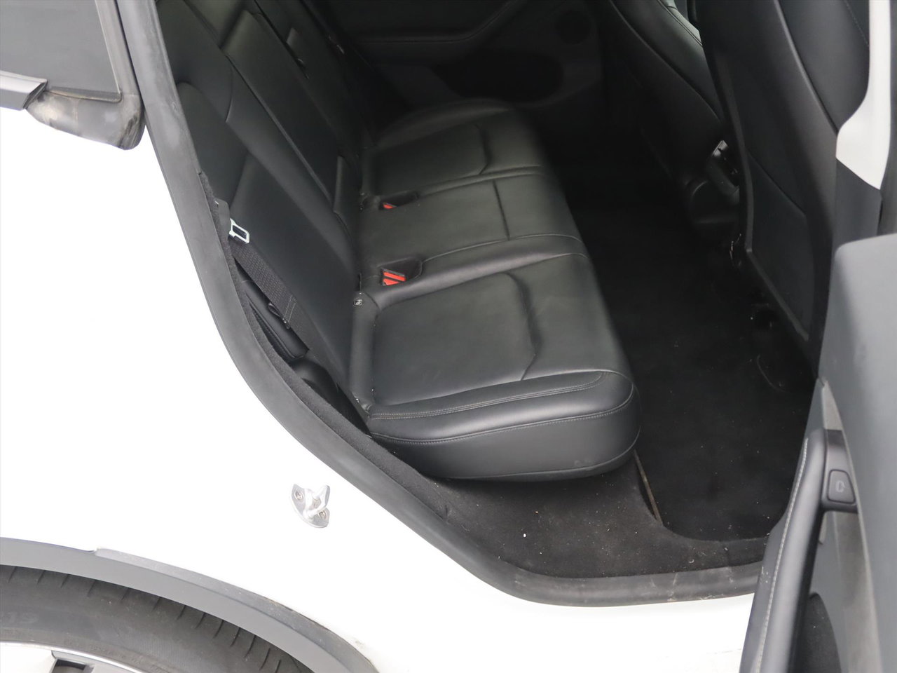 Tesla Model Y Standard RWD Plus [ AMD RYZEN+AUTOPILOT+19 INCH+PREMIUM AUDIO ] 14