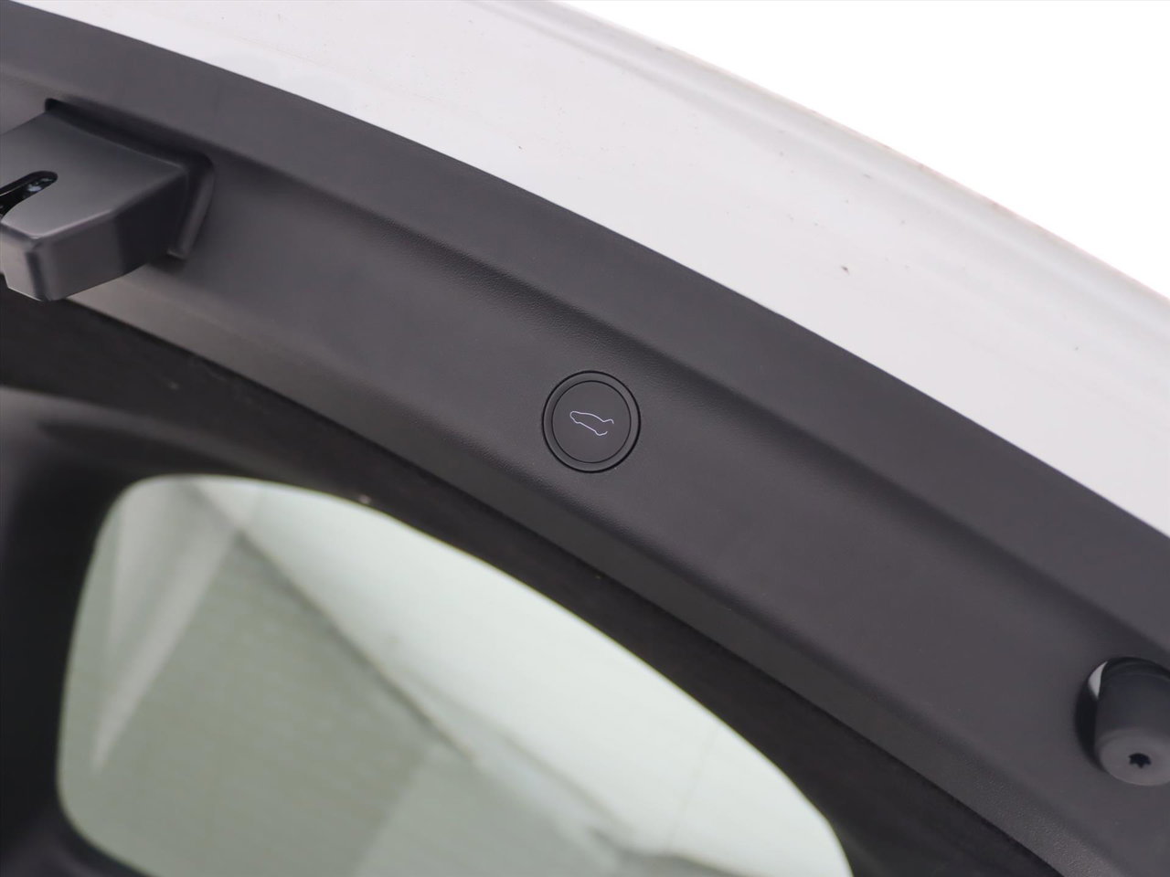 Tesla Model Y Standard RWD Plus [ AMD RYZEN+AUTOPILOT+19 INCH+PREMIUM AUDIO ] 9