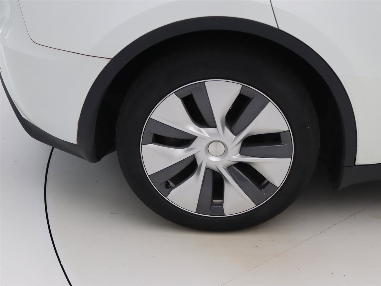 Tesla Model Y Standard RWD Plus [ AMD RYZEN+AUTOPILOT+19 INCH+PREMIUM AUDIO ] 10
