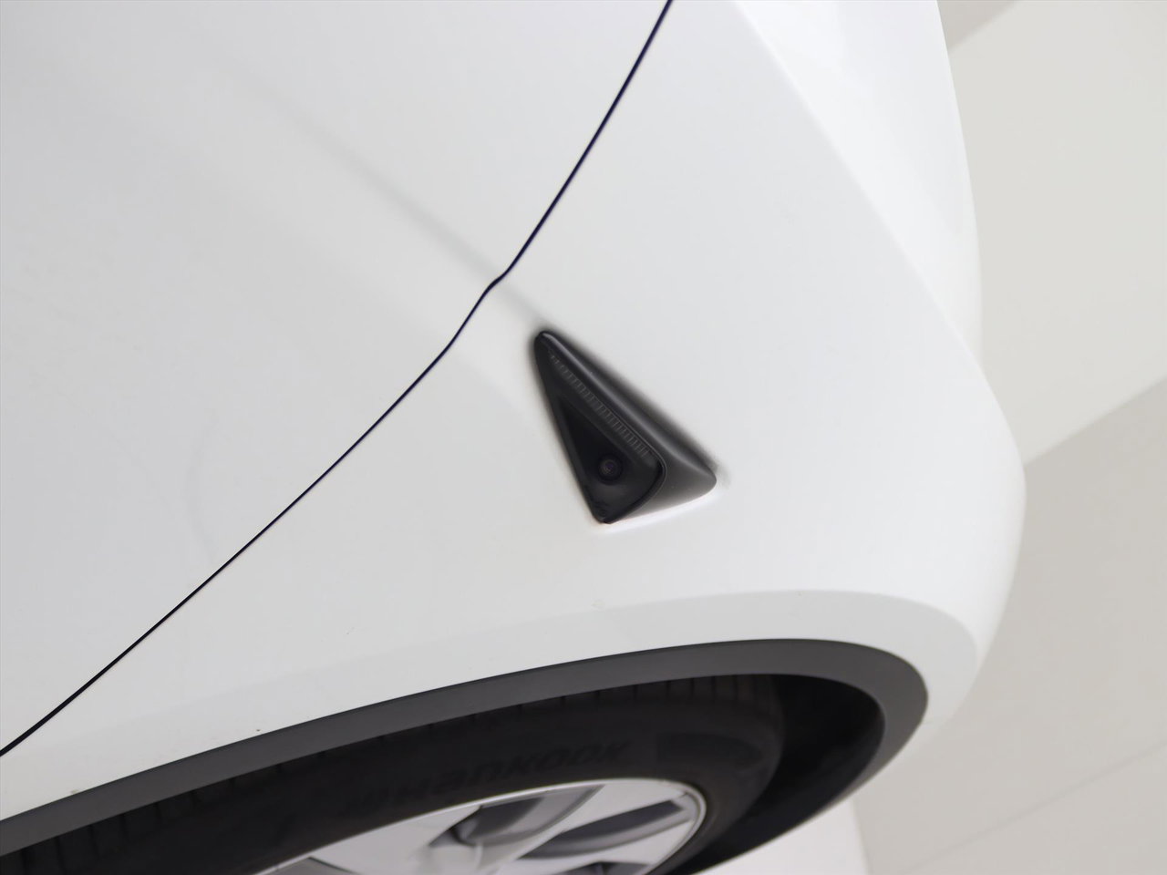 Tesla Model Y Standard RWD Plus [ AMD RYZEN+AUTOPILOT+19 INCH+PREMIUM AUDIO ] 12