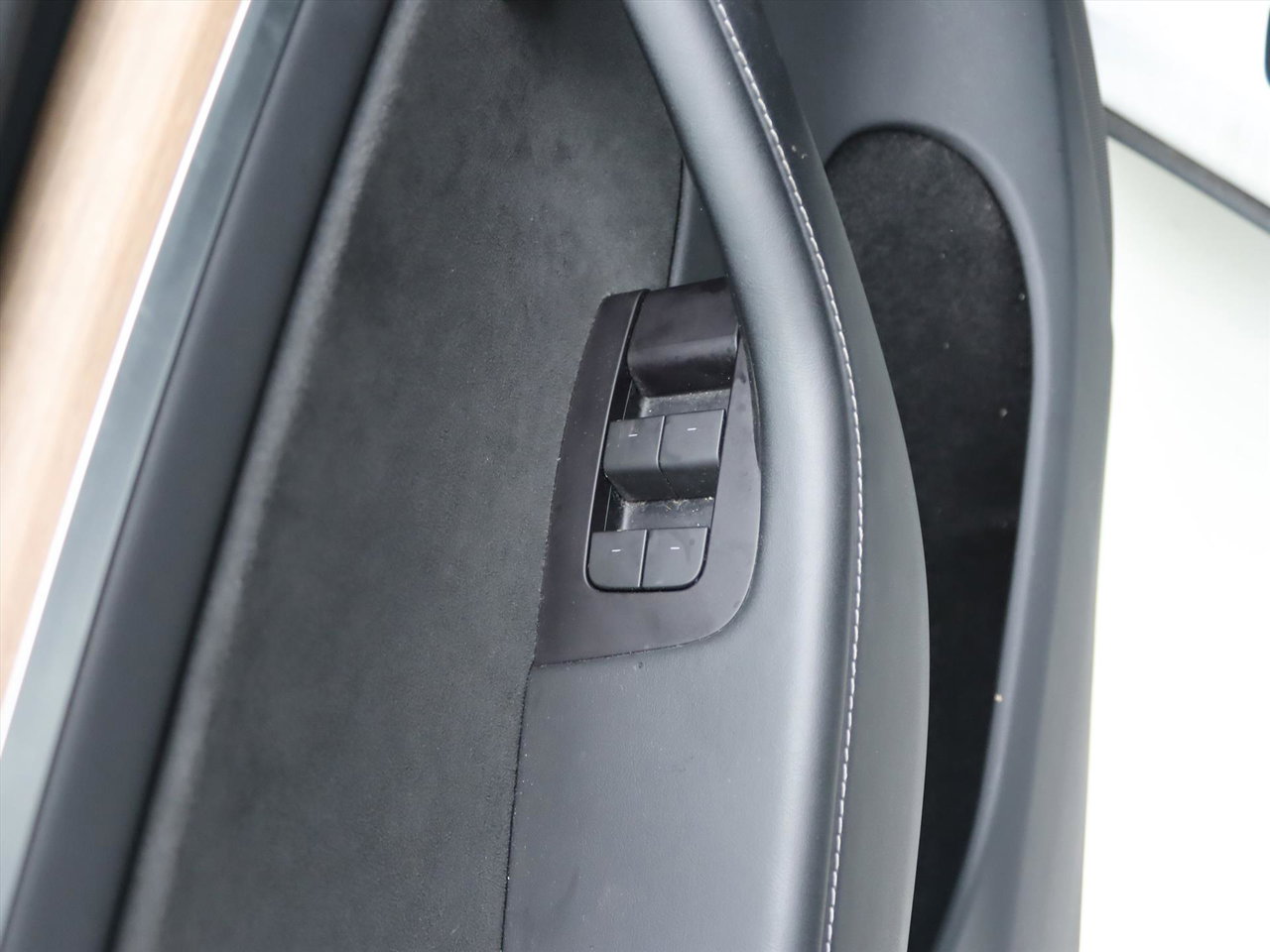 Tesla Model Y Standard RWD Plus [ AMD RYZEN+AUTOPILOT+19 INCH+PREMIUM AUDIO ] 22