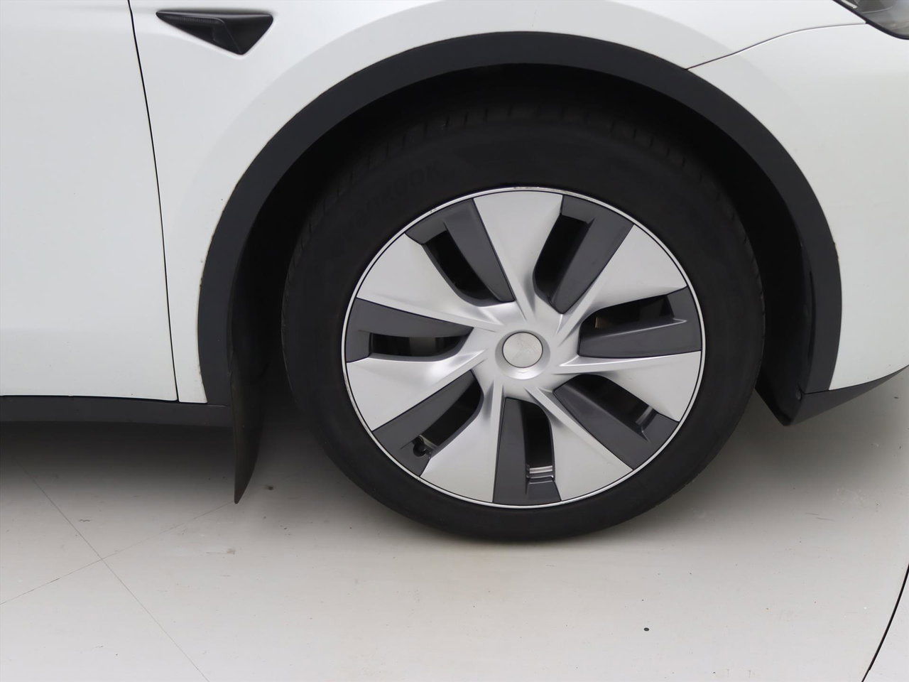 Tesla Model Y Standard RWD Plus [ AMD RYZEN+AUTOPILOT+19 INCH+PREMIUM AUDIO ] 11