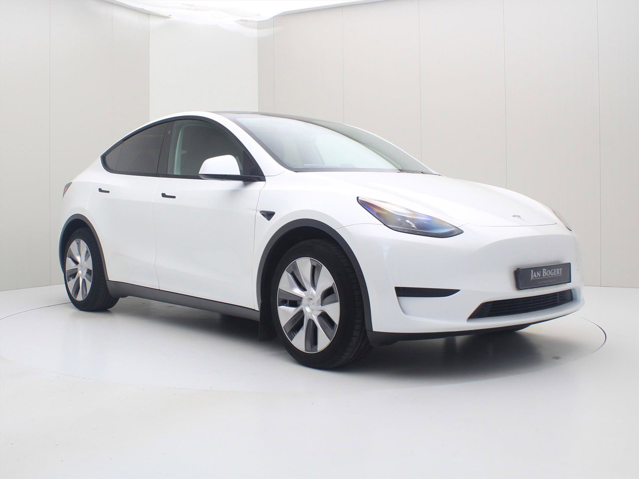 Tesla Model Y Standard RWD Plus [ AMD RYZEN+AUTOPILOT+19 INCH+PREMIUM AUDIO ] 4