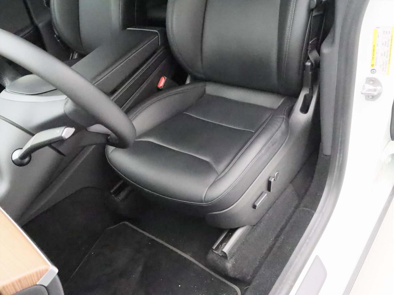 Tesla Model Y Standard RWD Plus [ AMD RYZEN+AUTOPILOT+19 INCH+PREMIUM AUDIO ] 25