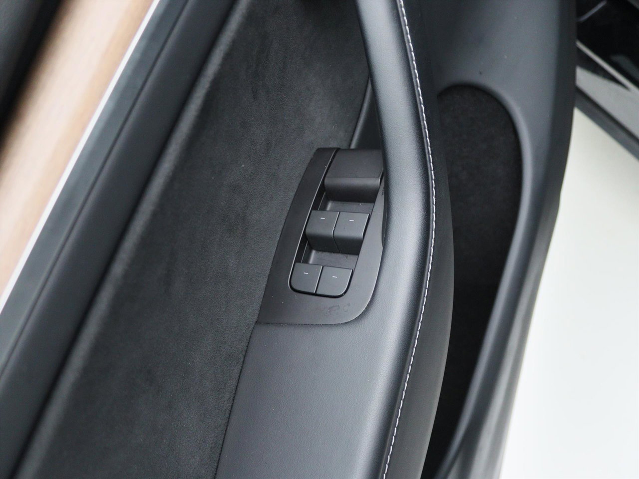 Tesla Model Y Long Range AWD 75kWh 351pk 96% SoH [ AMD RYZEN+AUTOPILOT+19 INCH+PREMIUM AUDIO ] 23