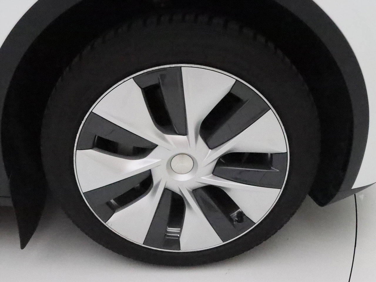 Tesla Model Y Standard RWD Plus 94.2% SoH [ AMD RYZEN+AUTOPILOT+19 INCH+PREMIUM AUDIO ] 10