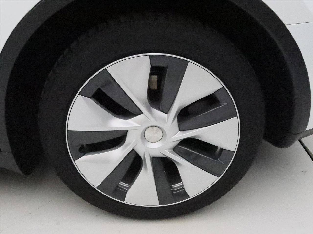 Tesla Model Y Standard RWD Plus 94.2% SoH [ AMD RYZEN+AUTOPILOT+19 INCH+PREMIUM AUDIO ] 12