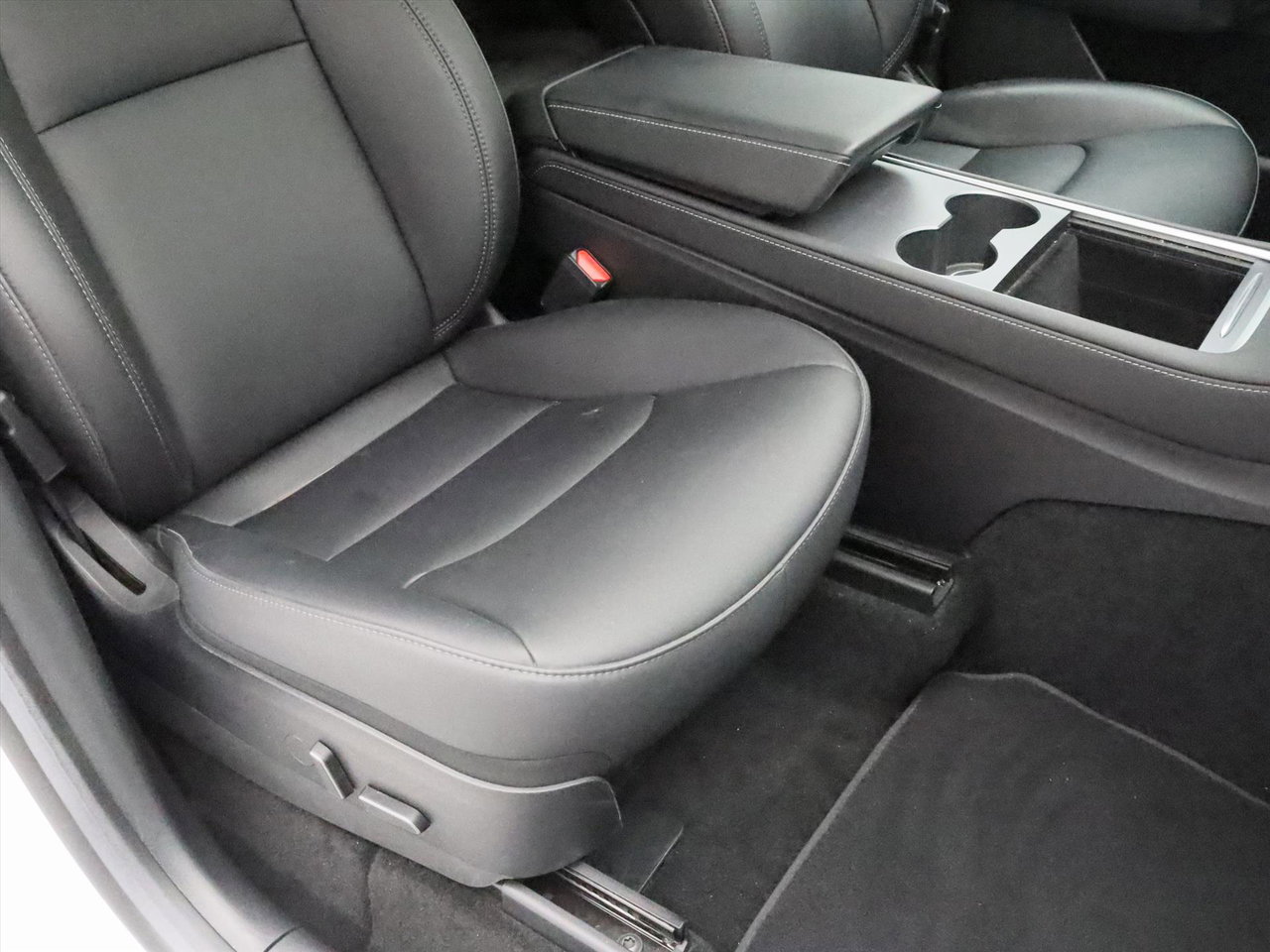 Tesla Model Y Standard RWD Plus 94.2% SoH [ AMD RYZEN+AUTOPILOT+19 INCH+PREMIUM AUDIO ] 16