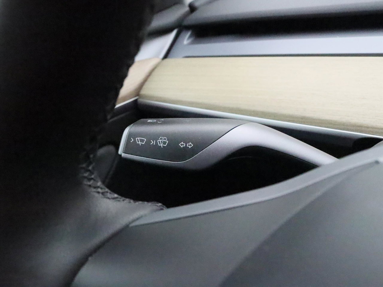 Tesla Model Y Standard RWD Plus 94.2% SoH [ AMD RYZEN+AUTOPILOT+19 INCH+PREMIUM AUDIO ] 23