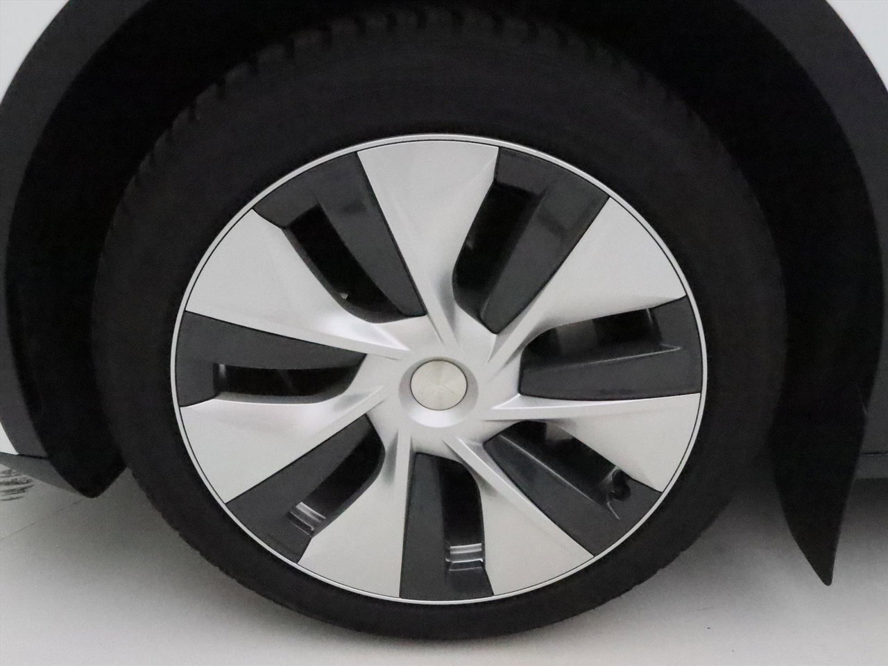 Tesla Model Y Standard RWD Plus 94.2% SoH [ AMD RYZEN+AUTOPILOT+19 INCH+PREMIUM AUDIO ] 11