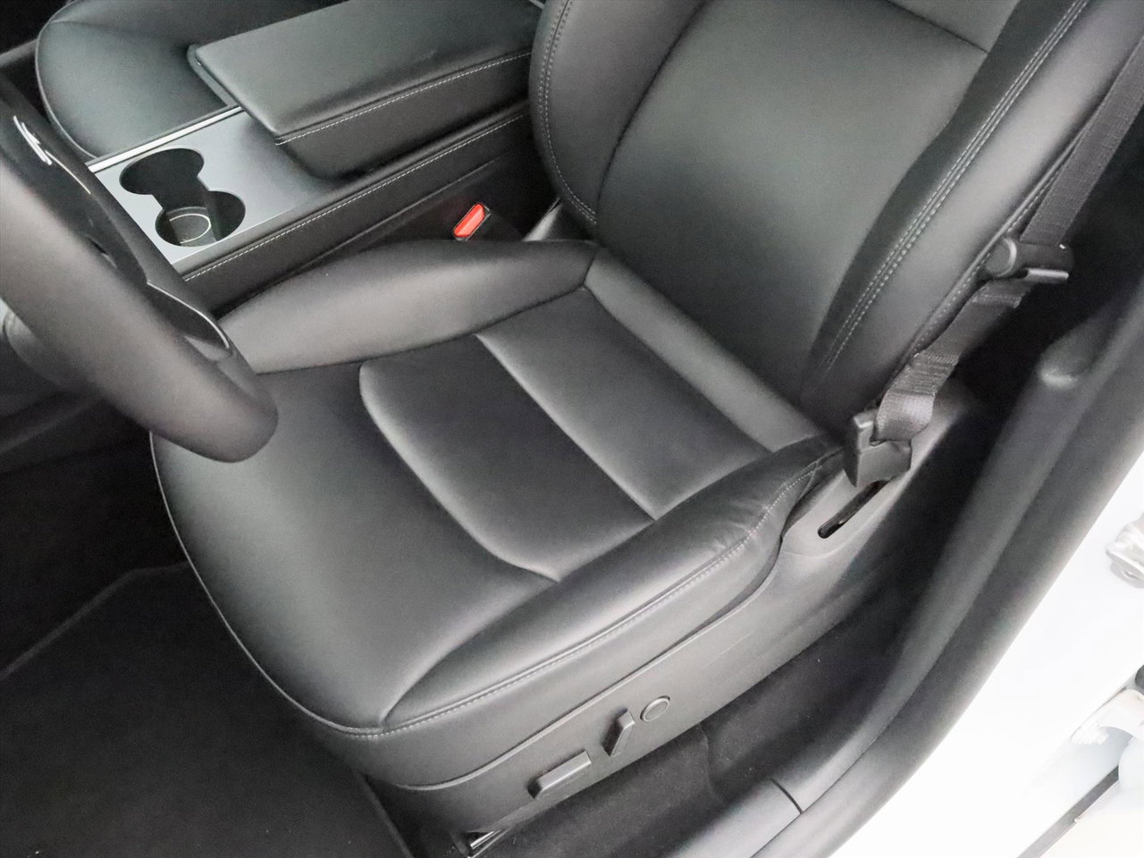 Tesla Model Y Standard RWD Plus 94.2% SoH [ AMD RYZEN+AUTOPILOT+19 INCH+PREMIUM AUDIO ] 17