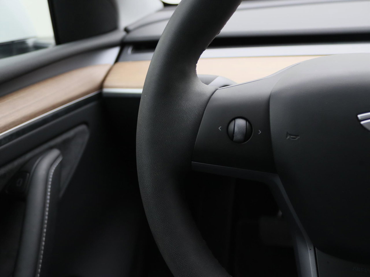 Tesla Model Y Long Range AWD 75kWh 351pk 95% SoH [ TREKHAAK+AMD RYZEN+AUTOPILOT+19 INCH+PREMIUM AUDIO ] 29
