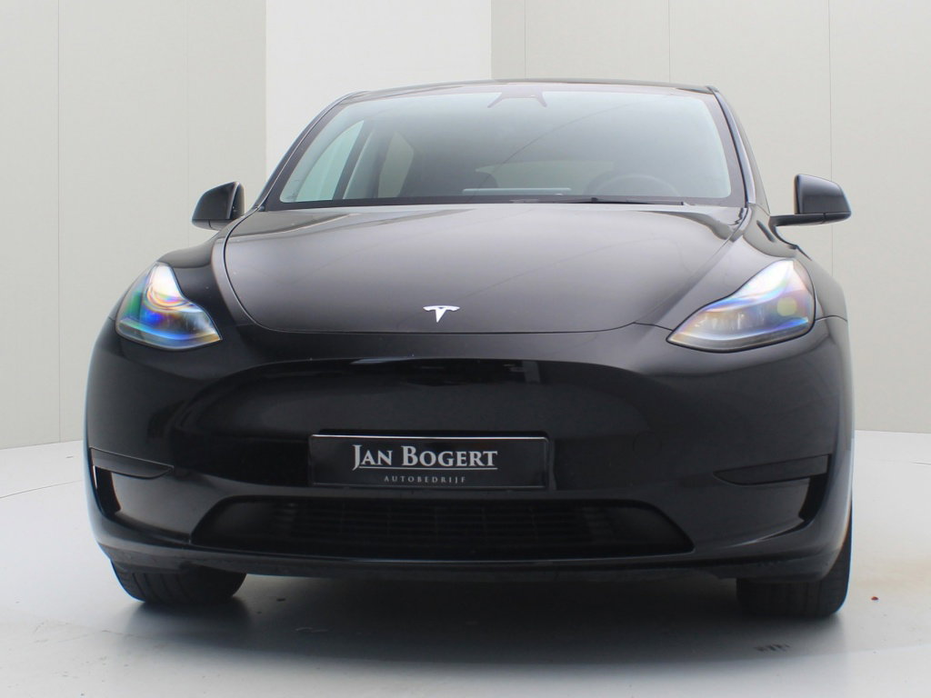 Tesla Model Y 5