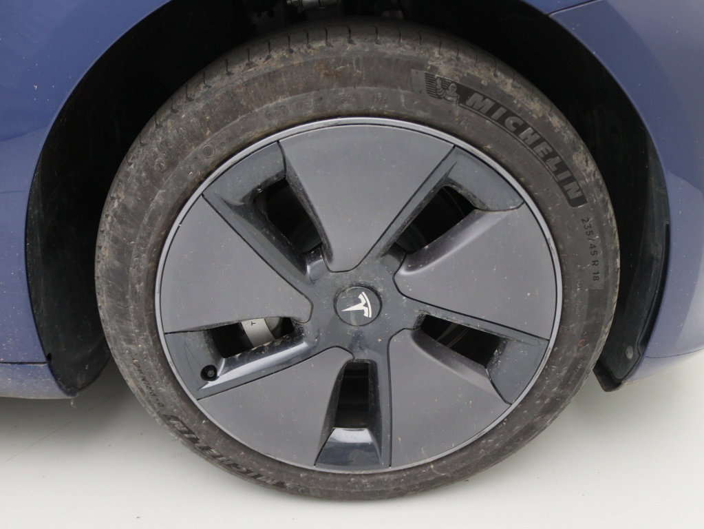 Tesla Model 3 10
