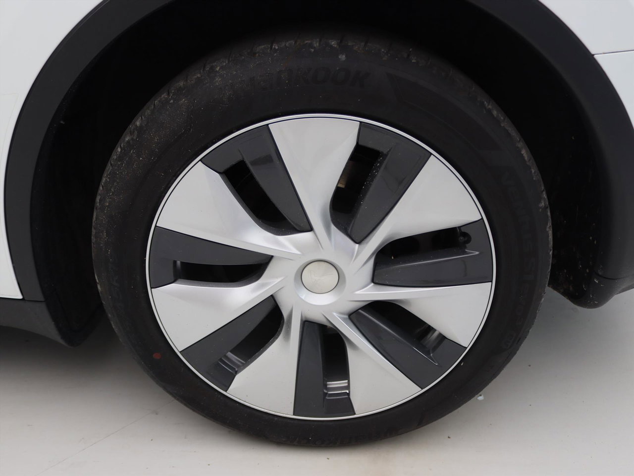 Tesla Model Y Standard RWD Plus 94.1% SoH [ AMD RYZEN+AUTOPILOT+19 INCH+PREMIUM AUDIO ] 18