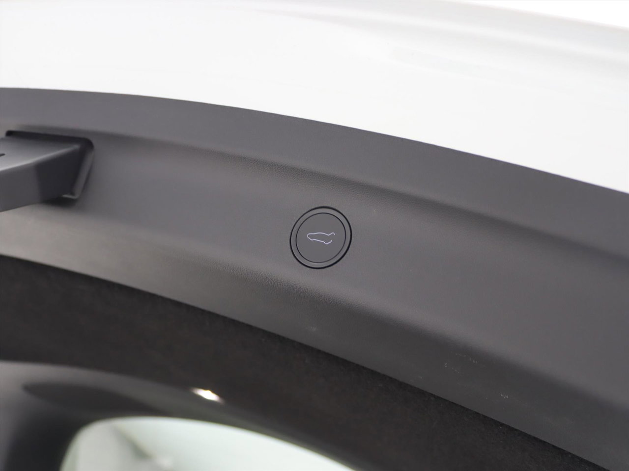 Tesla Model Y Long Range RWD 75kWh 299pk 94.5% SoH [ AMD RYZEN+AUTOPILOT+19 INCH+PREMIUM AUDIO ] 10