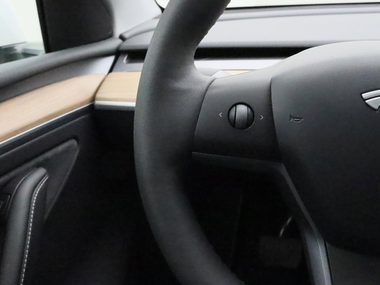 Tesla Model Y Long Range RWD 75kWh 299pk 94.5% SoH [ AMD RYZEN+AUTOPILOT+19 INCH+PREMIUM AUDIO ] 27