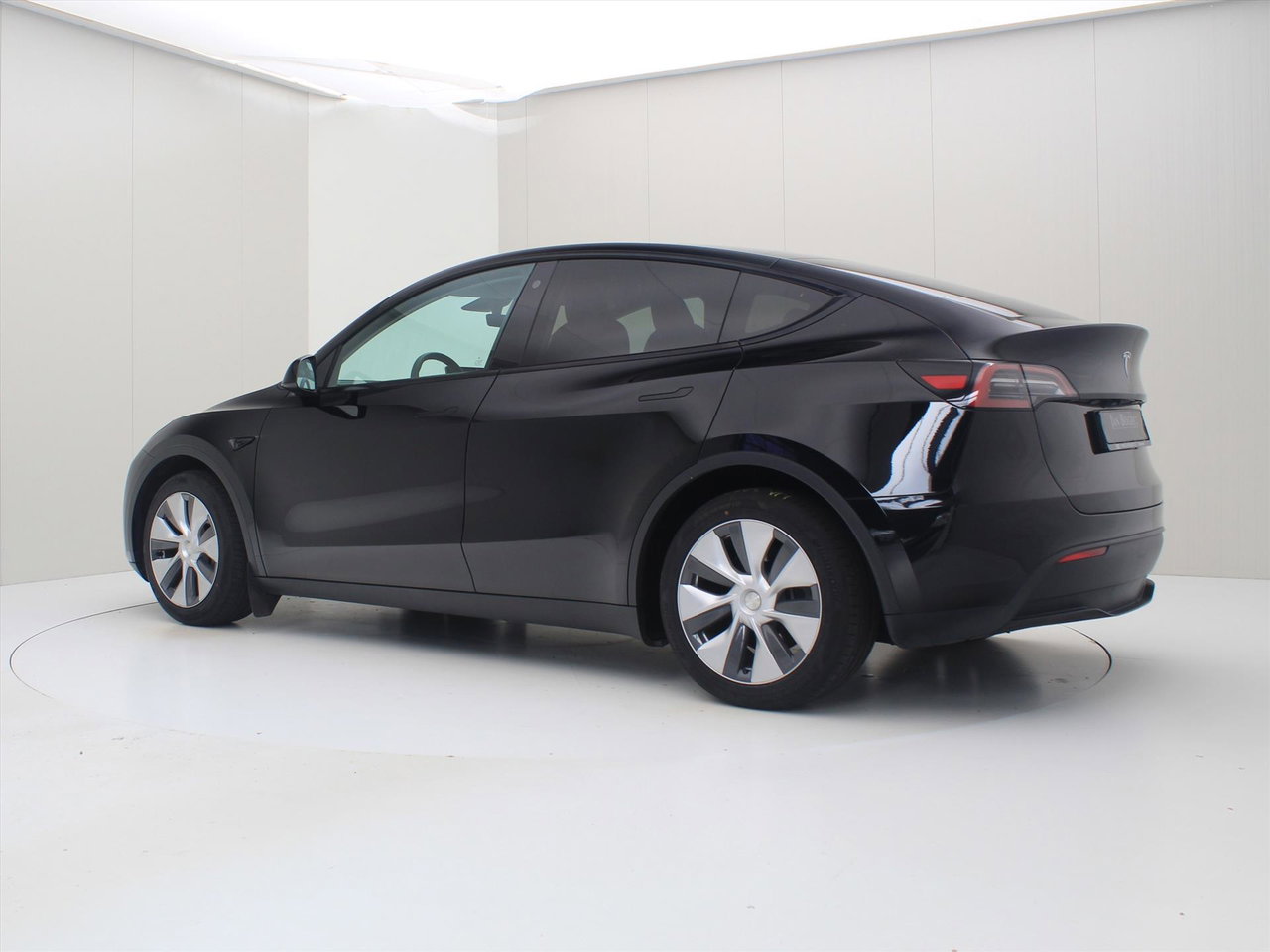 Tesla Model Y Standard RWD Plus 94.6% SoH [ AMD RYZEN+AUTOPILOT+19 INCH+PREMIUM AUDIO ] 3