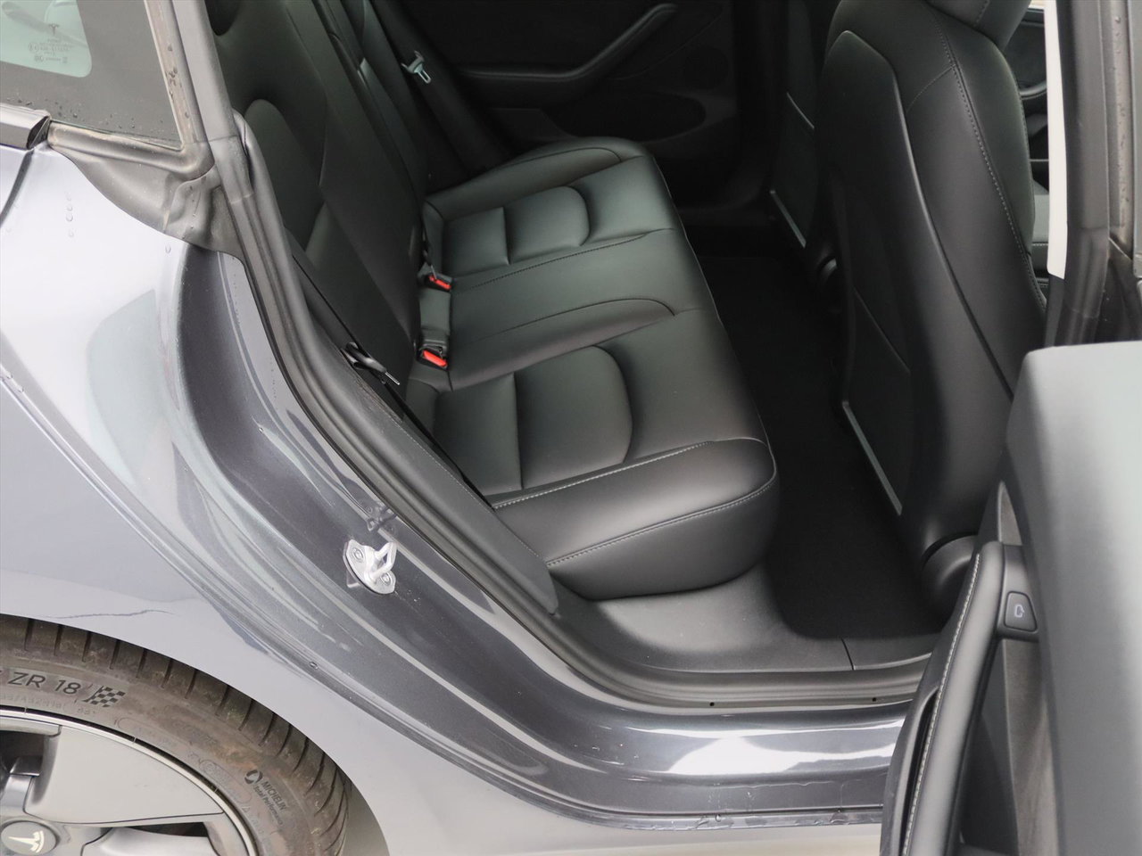 Tesla Model 3 Standard RWD Plus UPGRADE 93.8% SoH [ AMD RYZEN+LFP-ACCU+WARMTEPOMP+AUTOPILOT ] 11