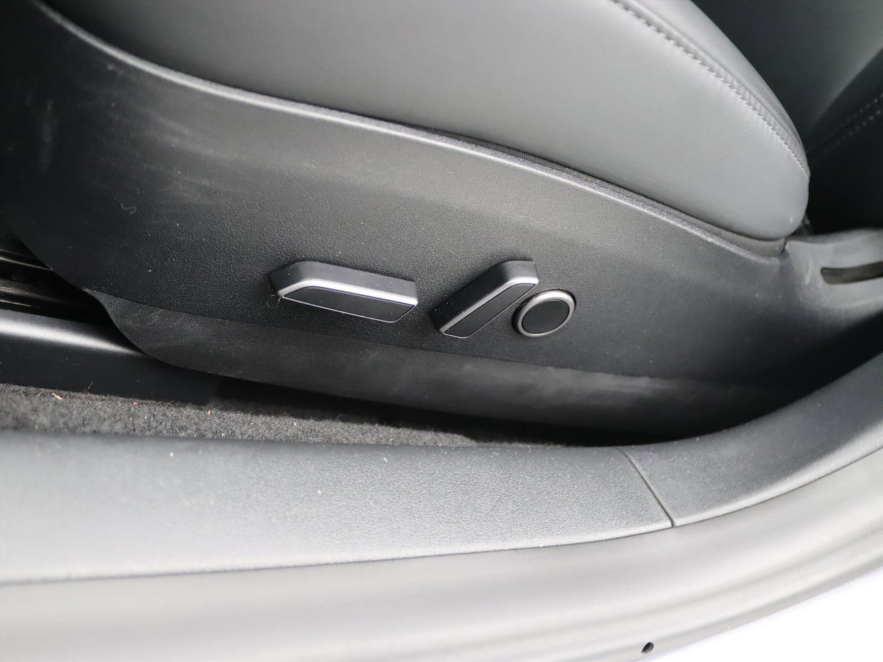 Tesla Model 3 Standard RWD Plus UPGRADE 93.8% SoH [ AMD RYZEN+LFP-ACCU+WARMTEPOMP+AUTOPILOT ] 16