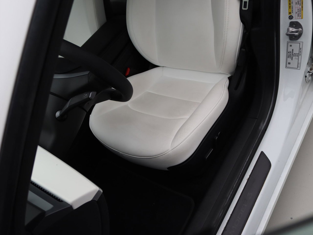 Tesla Model 3 Standard RWD Plus UPGRADE 94.6% SoH [ RYZEN+WIT LEDER+ENHANCED AUTOPILOT+WARMTEPOMP+LFP-ACCU ] 19