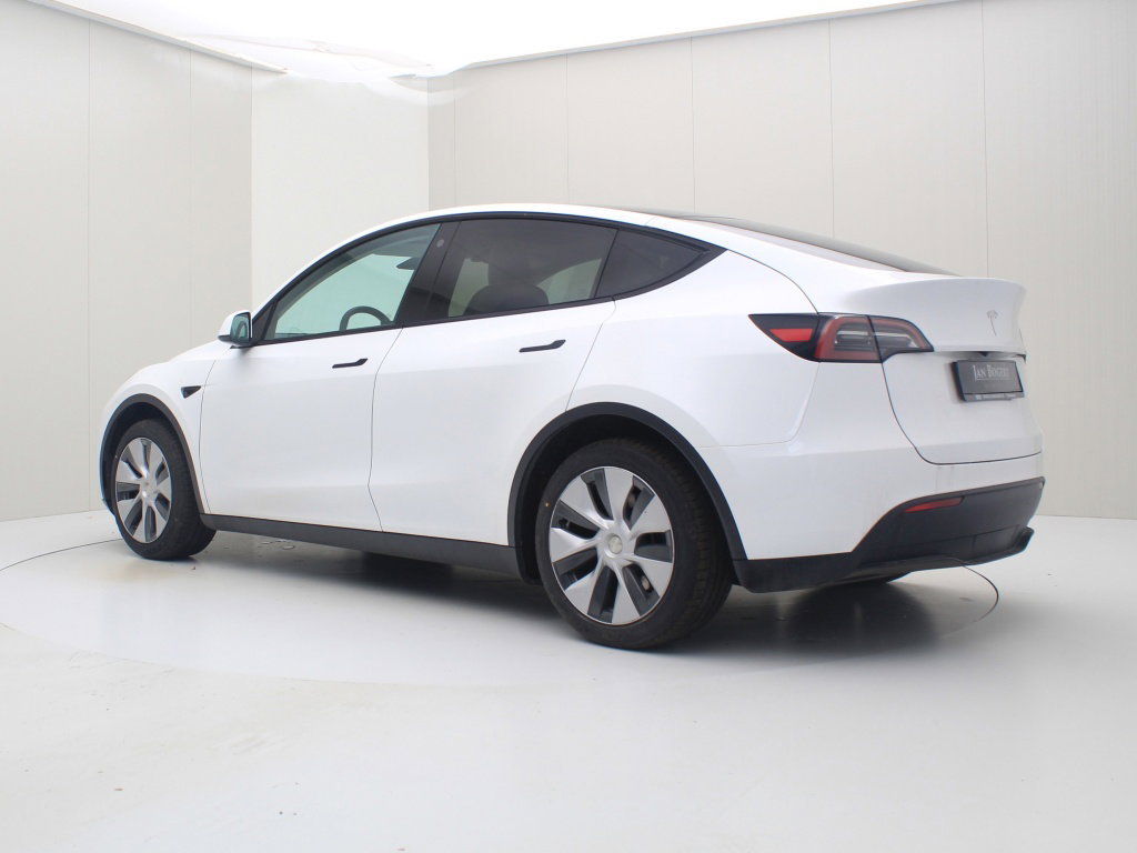 Tesla Model Y 3