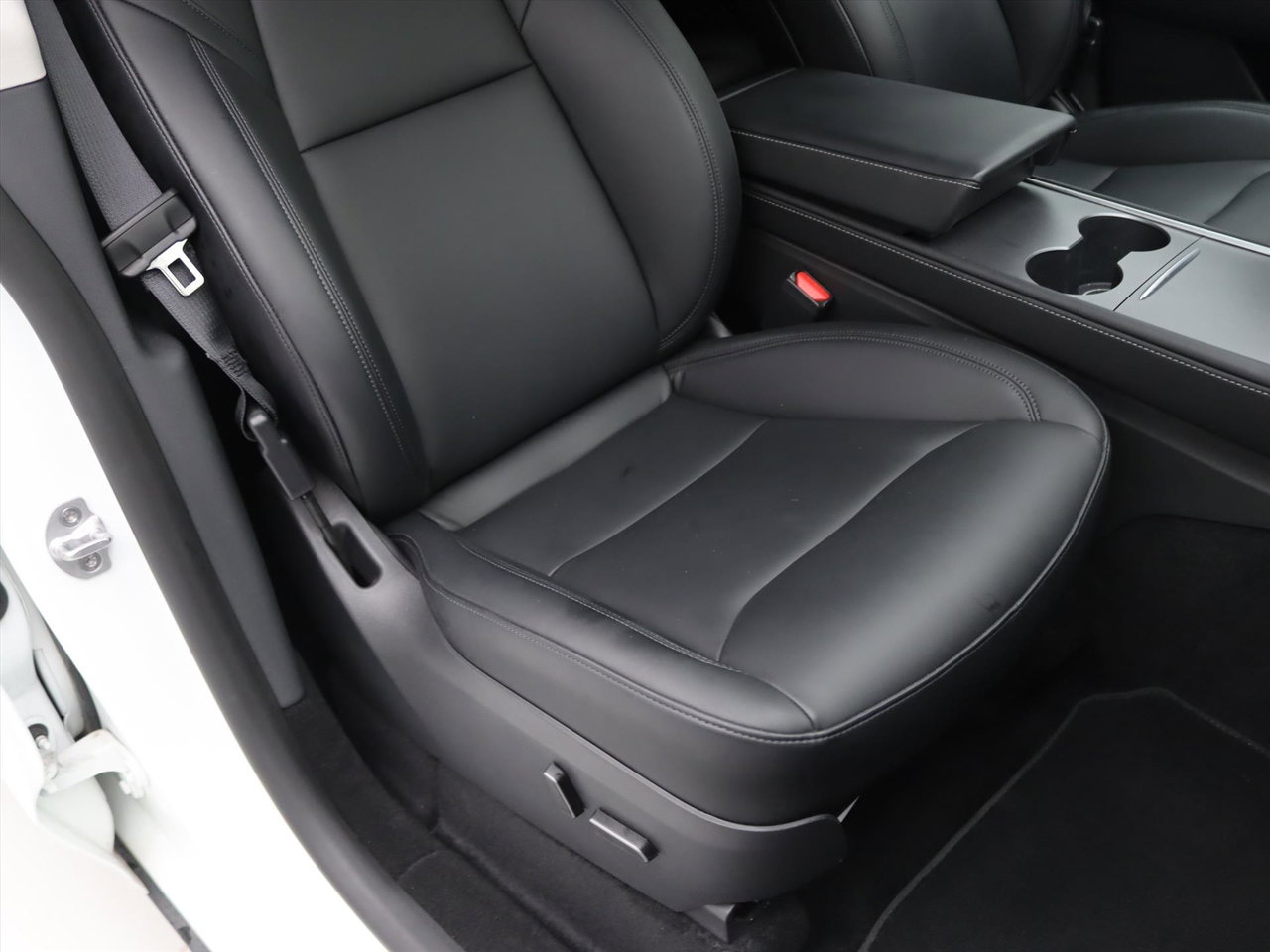 Tesla Model Y Long Range RWD 75kWh 299pk 95% SoH [ AMD RYZEN+AUTOPILOT+19 INCH+600KM WLTP ] 20
