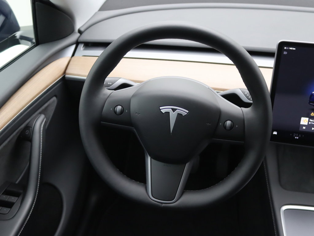 Tesla Model Y Long Range 345pk AWD 8