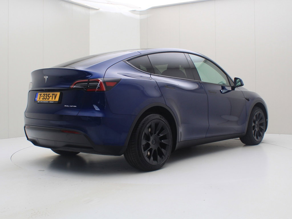 Tesla Model Y Long Range 345pk AWD 14